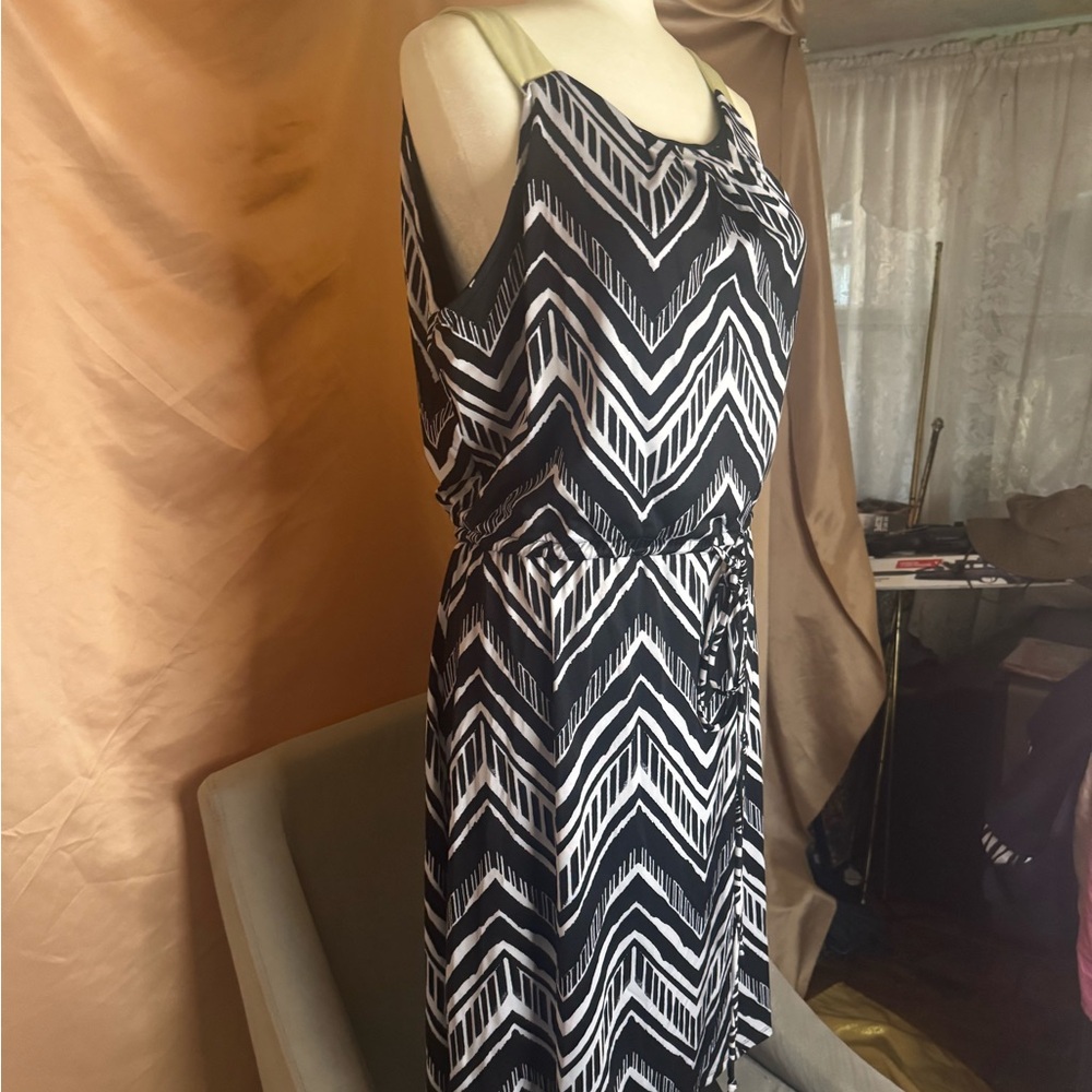 Notations Black & White Chevron-Print Midi Dress